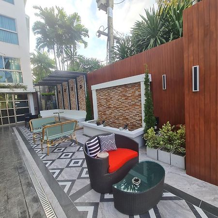 9 Suite Luxury Boutique Hotel Chiang Mai Exteriör bild
