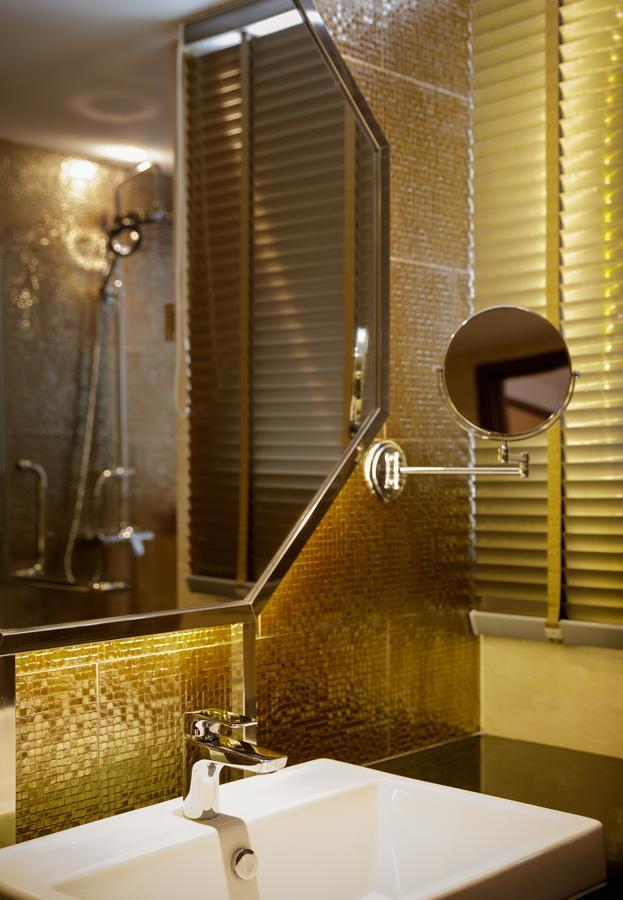 9 Suite Luxury Boutique Hotel Chiang Mai Exteriör bild